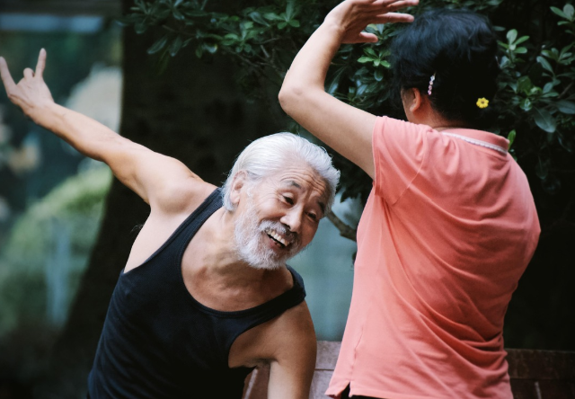 고령화 시대의 필수적 논의: 법정 정년 연장이 가져올 미래