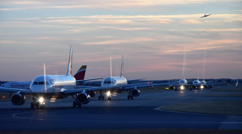 공항에서 비행기 놓치는 꿈해몽 - 불안, 여행
