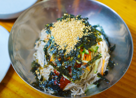 할매밥됩니까? 메밀피 김치만둣국 홍천 맛집 정보 