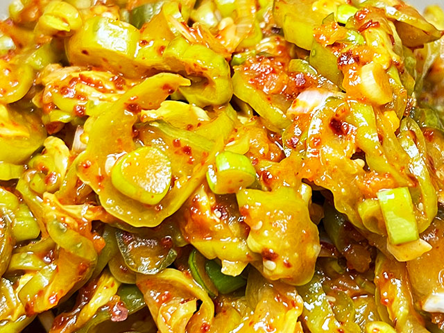 오이지무침과 오이장아찌 무침의 차이는 무엇인가요?