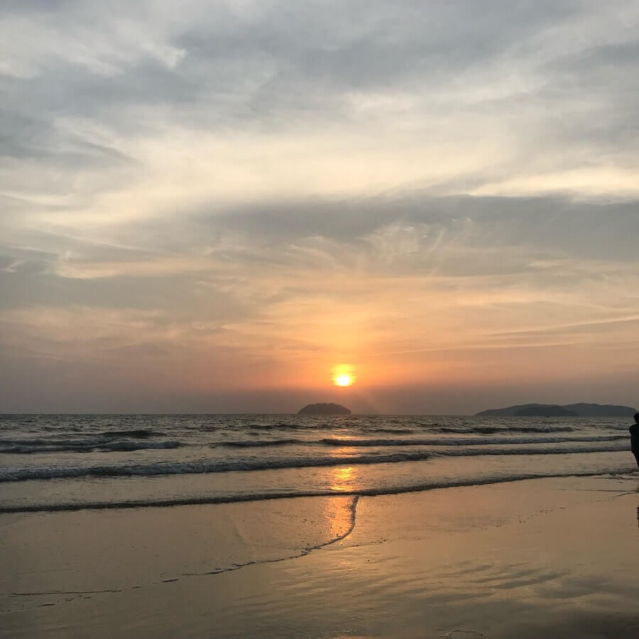 코타키나발루 선셋 포인트 중 유명한 탄중아루 비치