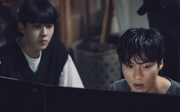 이홍내 배우 프로필 나이 키 복근 근육 인스타 화보 과거 출연작 드라마 영화 머리