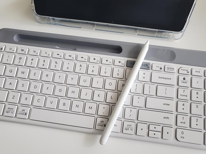 로랜텍펜슬과로지텍키보드