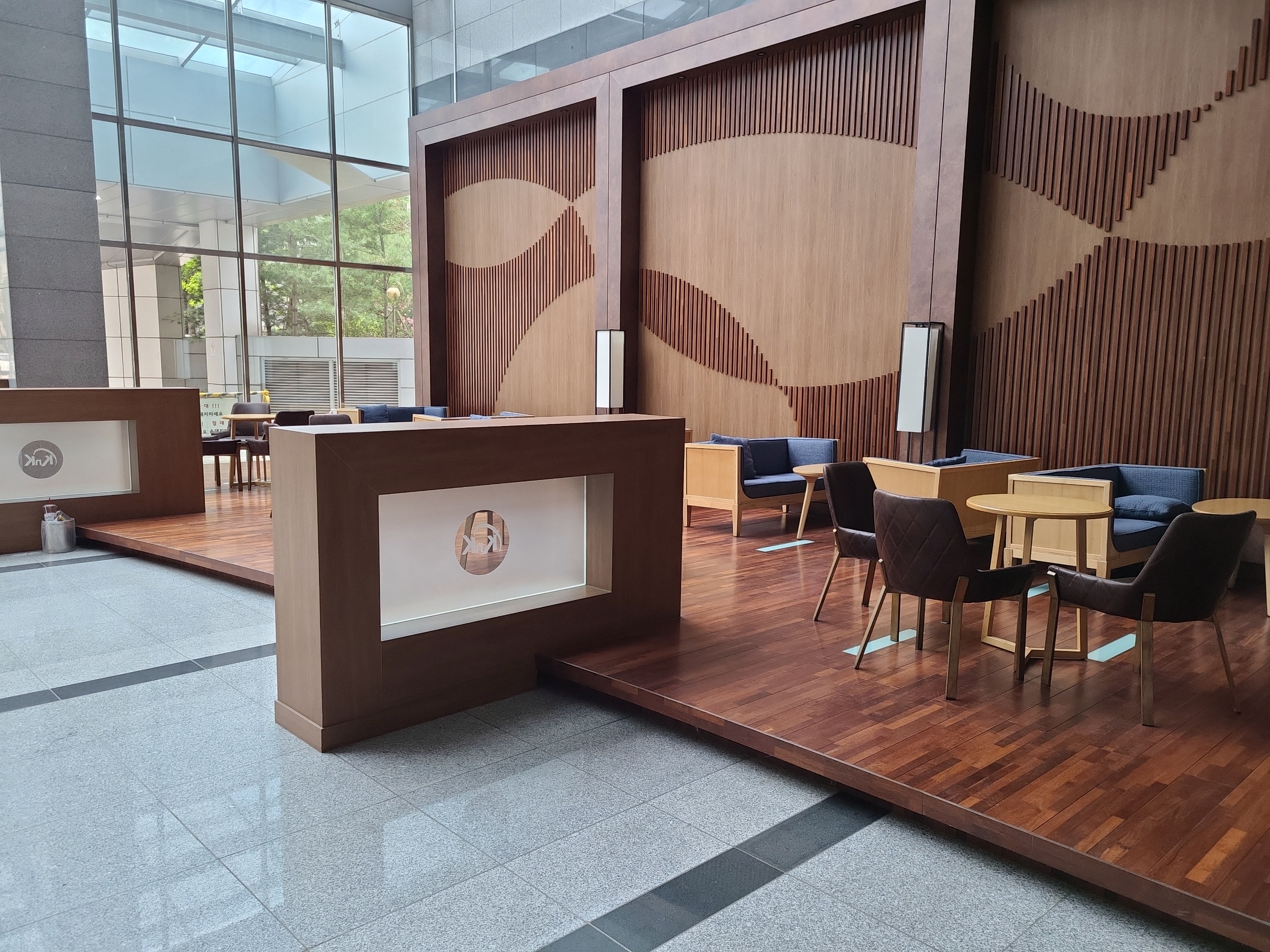 KnK디지털타워 1층 내부1