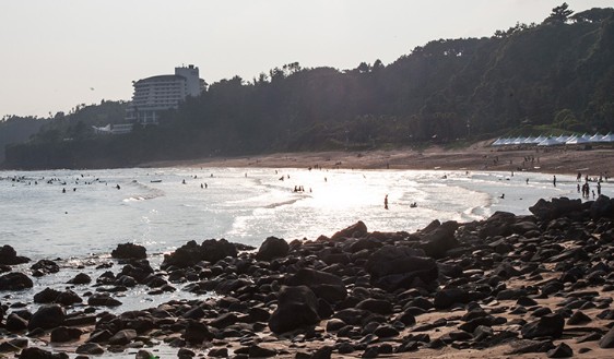 10월 제주도 가볼만한곳 추천 베스트 10. 중문 색달해변 (천제연폭포 인근)