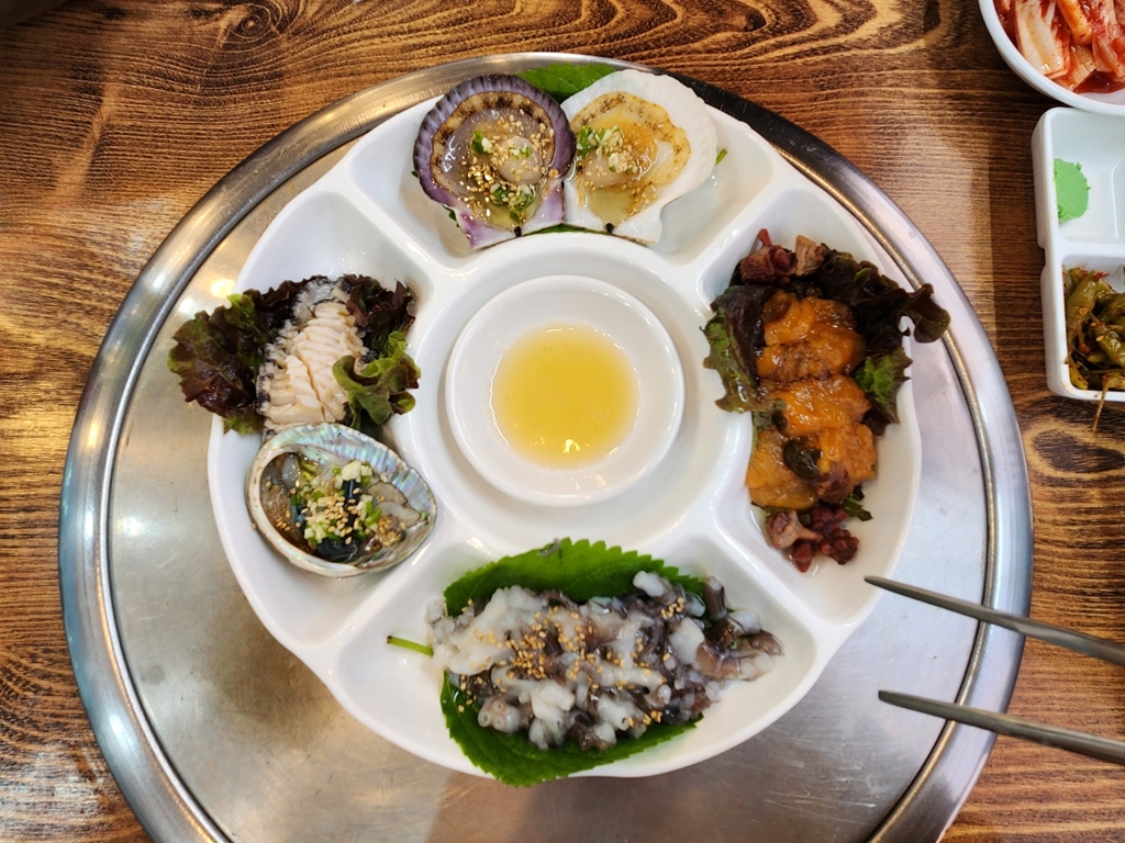 양지-치즈조개구이-가게-해물모듬