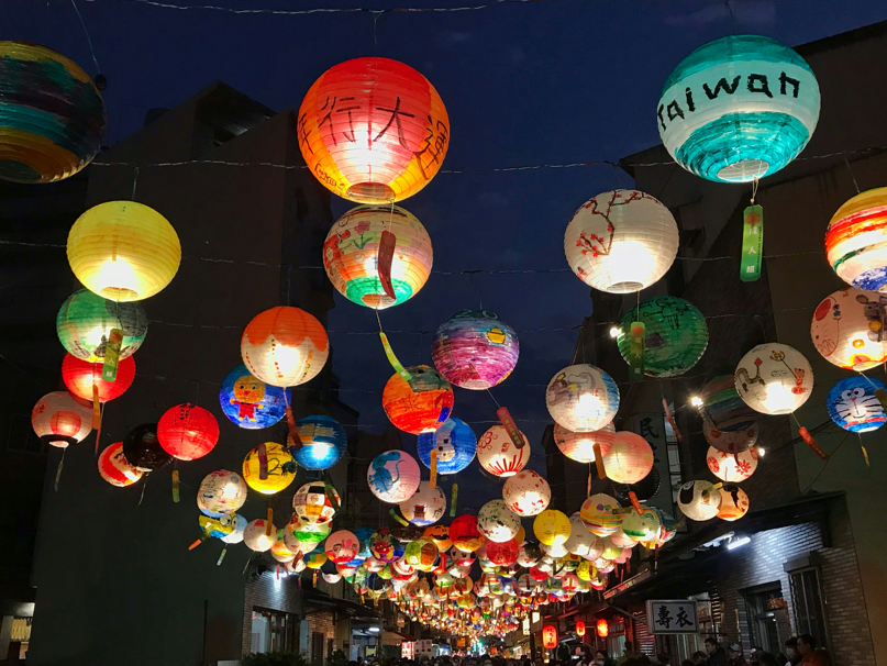 Tainan old street night lanterns 관련 이미지