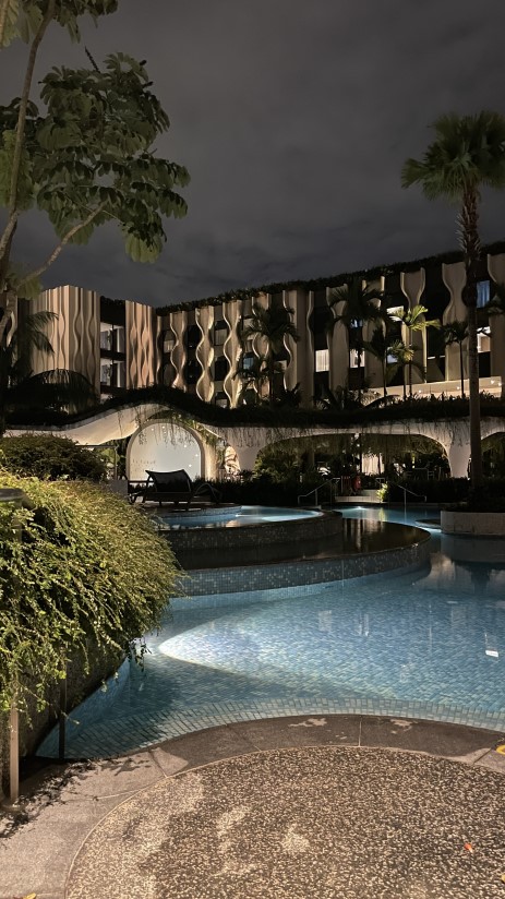 더 아웃포스트 호텔