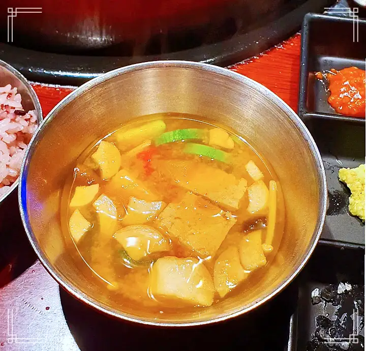 줄서는식당 송파구 잠실 이베리코 목살 토치불 바베큐 맛집 엄현경 송리단길 석촌호수 핫플 목차돌 베요타 하몽 청국장 된장찌개 권율 추천 50회 소개