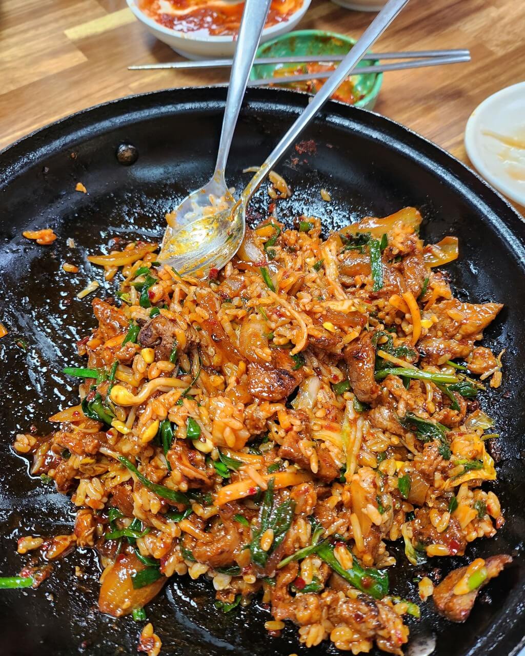 생방송투데이 돼지불백 만원의행복 갓성비밥상 식당 위치 예약방법