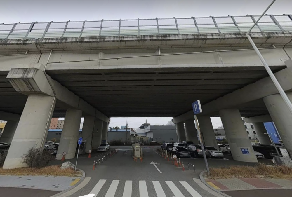 남춘천역 주차장 입구