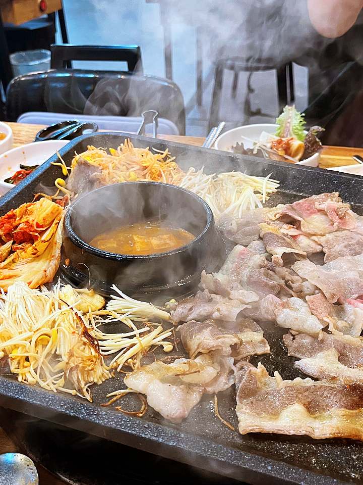 단돈 3,900원 국내산 한돈 냉삼 대패 삼겹살 김포 마산동 맛집 추천 생방송투데이 맛있고 싸다고