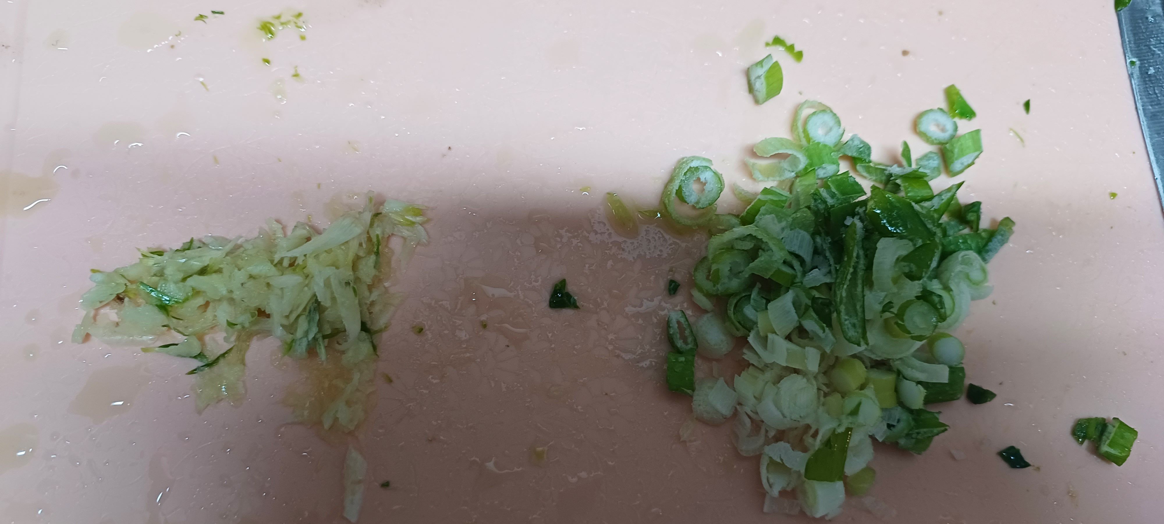 마늘 다지고 대파 썰기