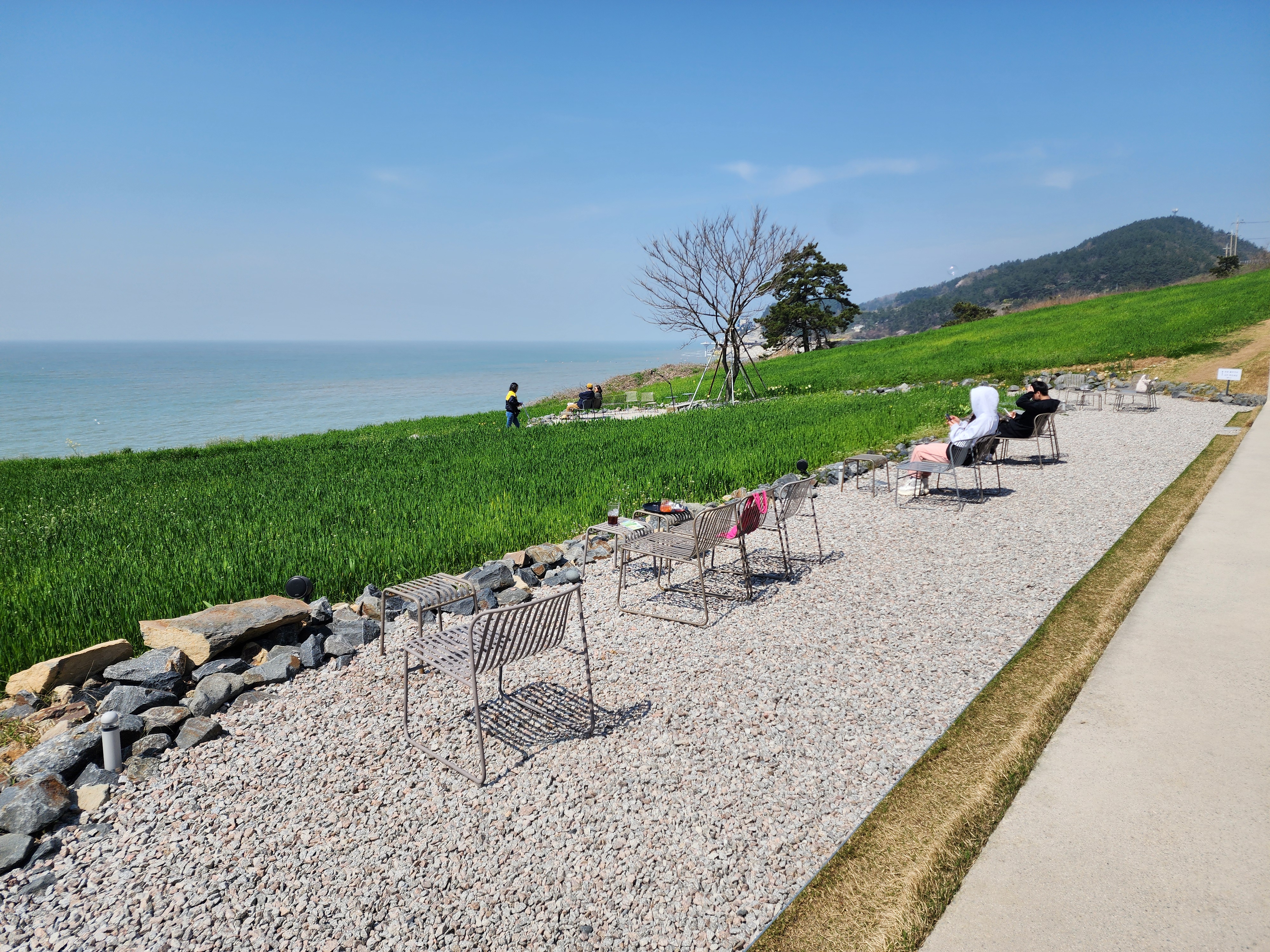 카페 보리 야외 테이블