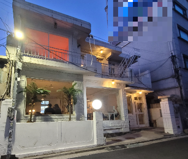 폴드커피 입구 정면