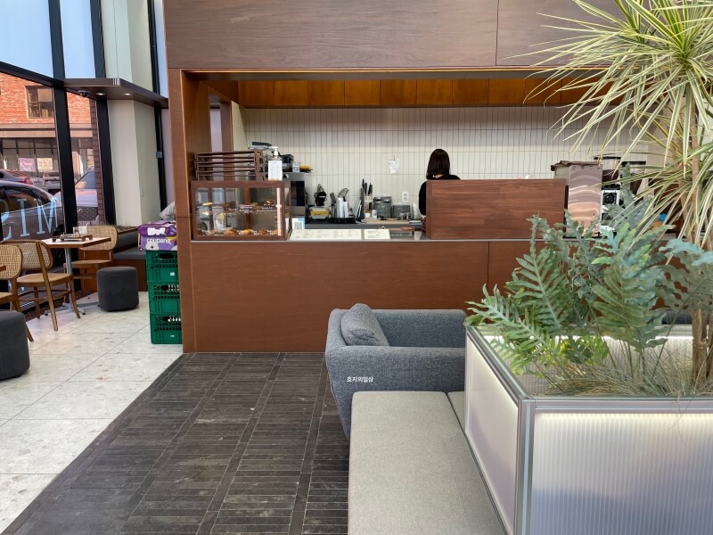 시흥 은계 지구 신상 카페 미스티우드 - 매장 카운터