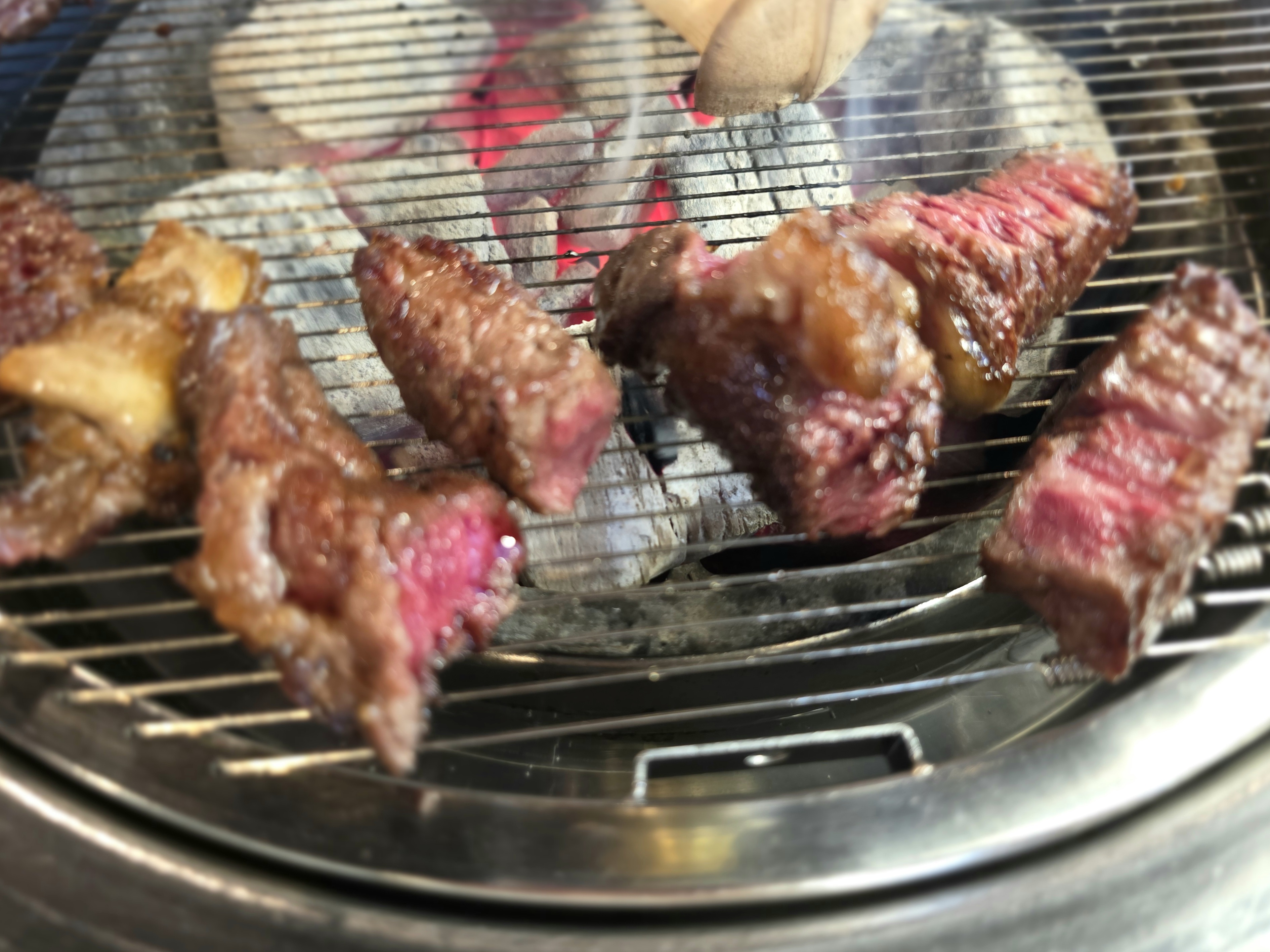 숯불로-구워야-맛있어요.