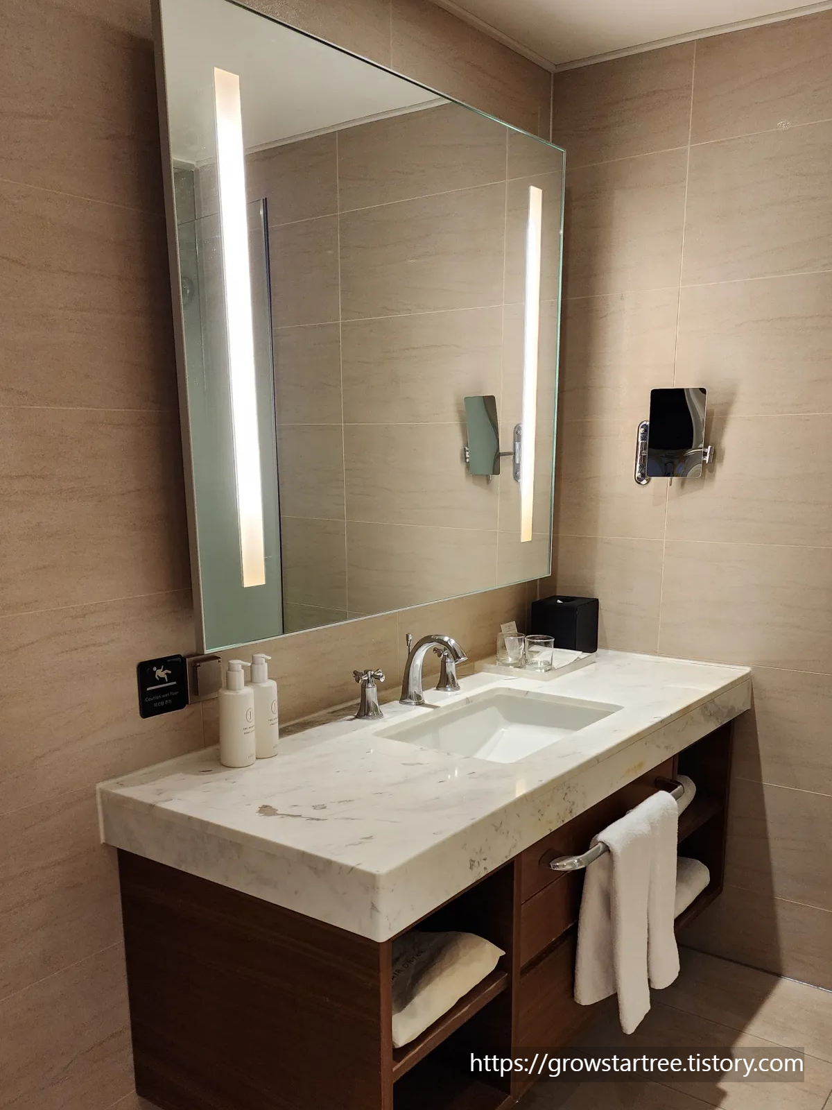 그랜드조선 제주 호텔 디럭스 스탠다드뷰 트윈룸