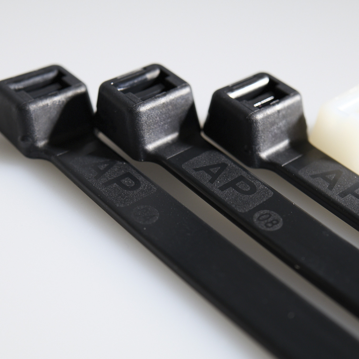 올품 케이블타이