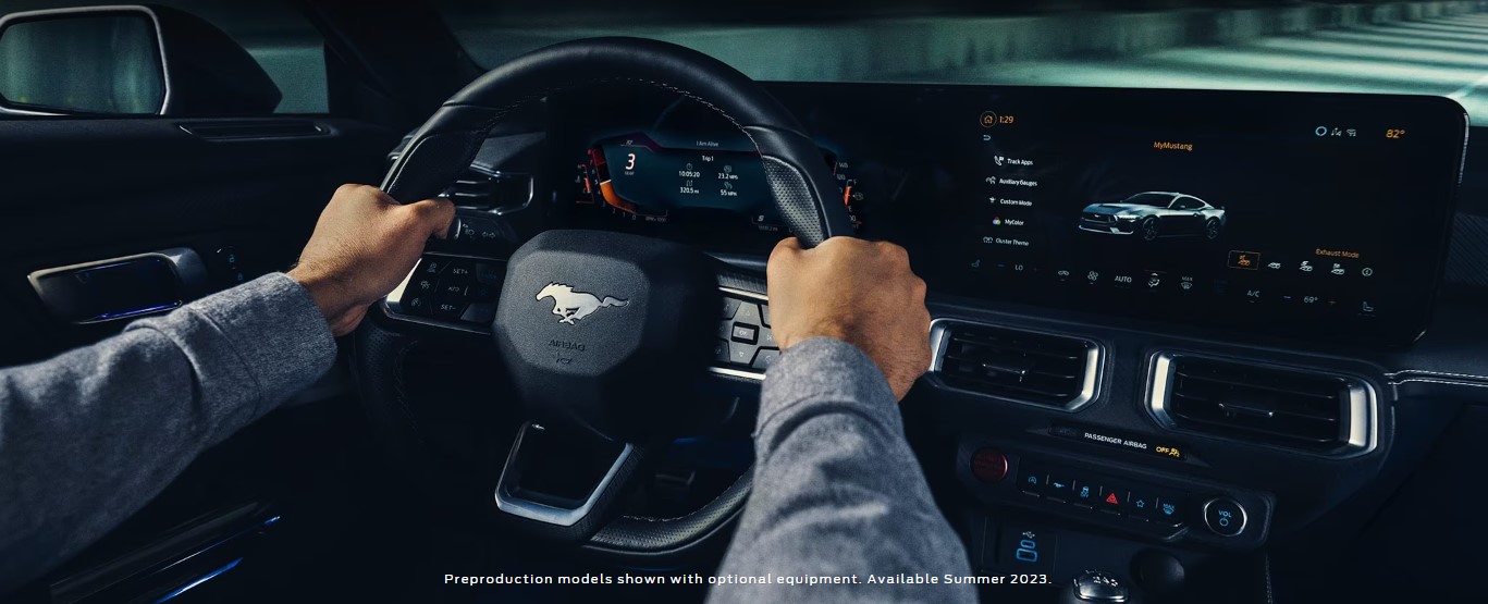 포드-머스탱-실내