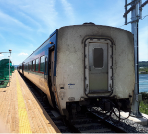 철길 따라 사라진 간이역 &ndash; 이름 없는 역사의 흔적들