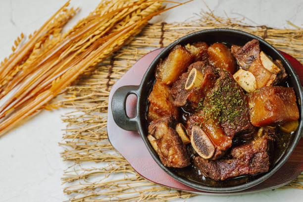 갈비찜과 몬테풀치아노(Montepulciano) 와인 페어링｜짙은 풍미의 육즙과 토스카나의 포도가 만나는 곳