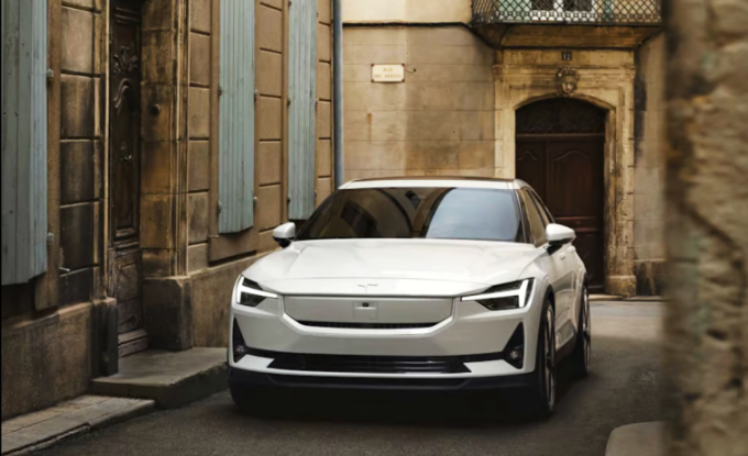 볼보 폴스타 2 관련 사진