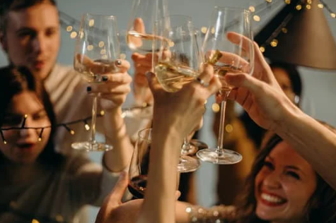 건배사 모음 송년회에서 돋보이는 건배사, 유머부터 감동까지