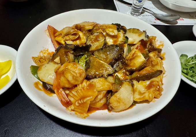 마포 서교동 멘보샤집 '진진'