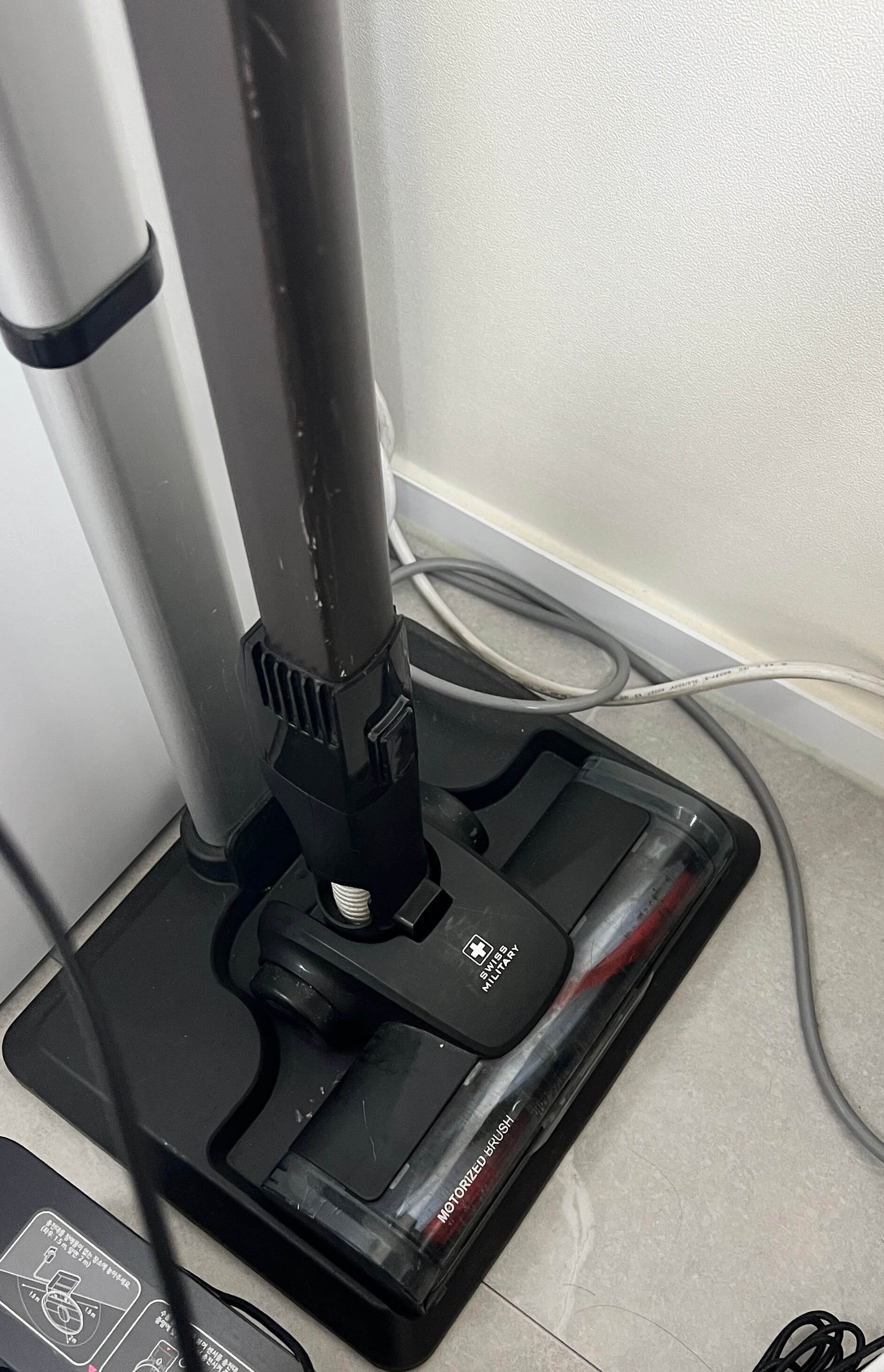 스위스 밀리터리 청소기 헤드부분 사진