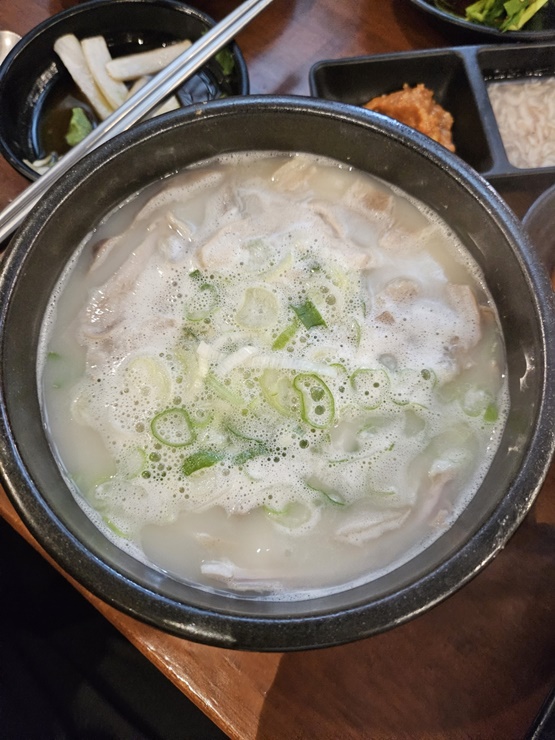대건명가-섞어돼지국밥