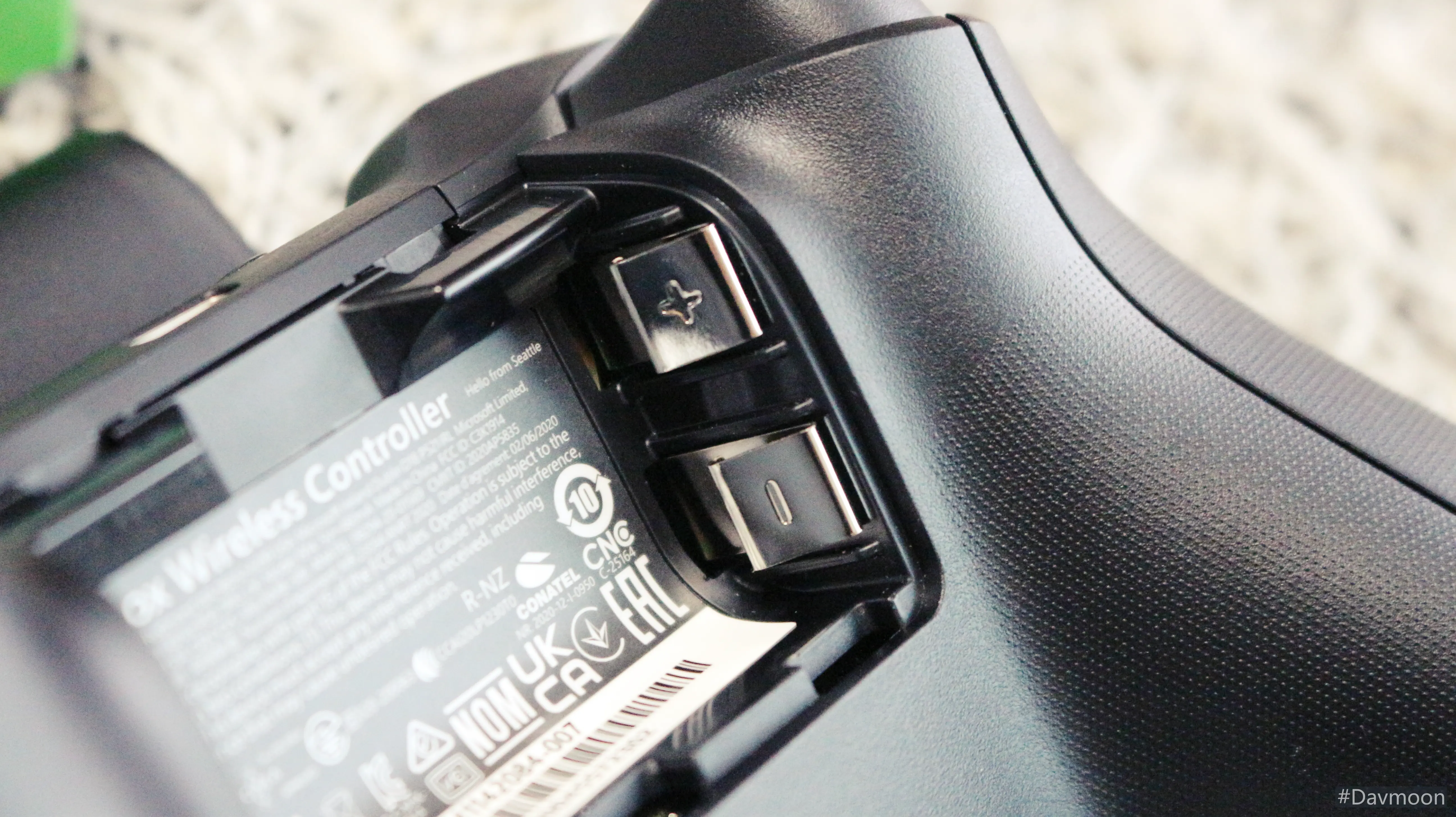 Xbox 컨트롤러 후면 배터리 커버 탈착