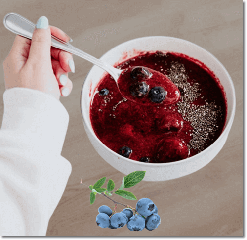 블루베리 먹는 여성