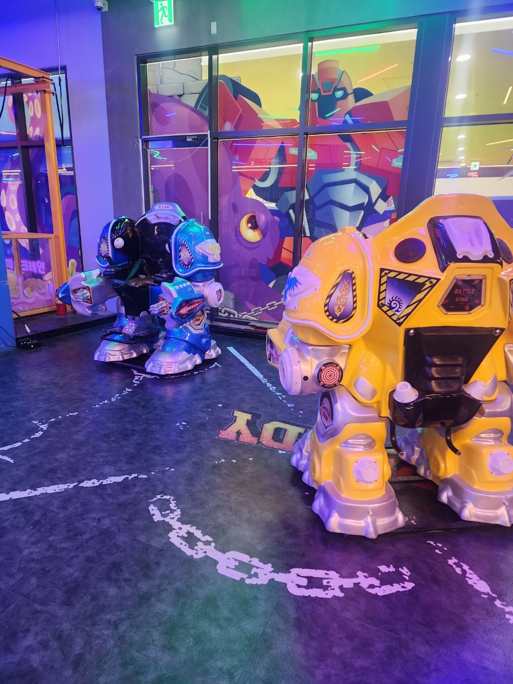 직접타서 운전 할 수 있는 로봇