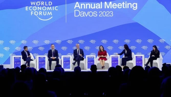 세계에서 가장 배타적인 엘리트 모임 '다보스 포럼' VIDEO: Elon Musk hasn't been invited to World Economic Forum in years...