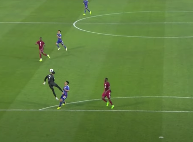 카트르 골키퍼의 날아차기