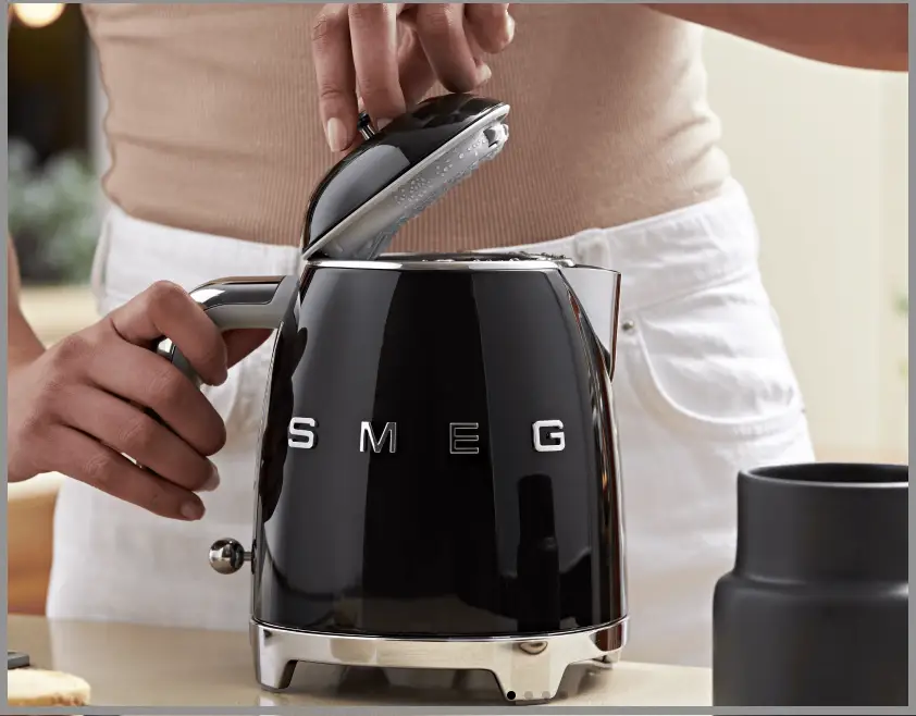 스메그 전기포트 주방 배치