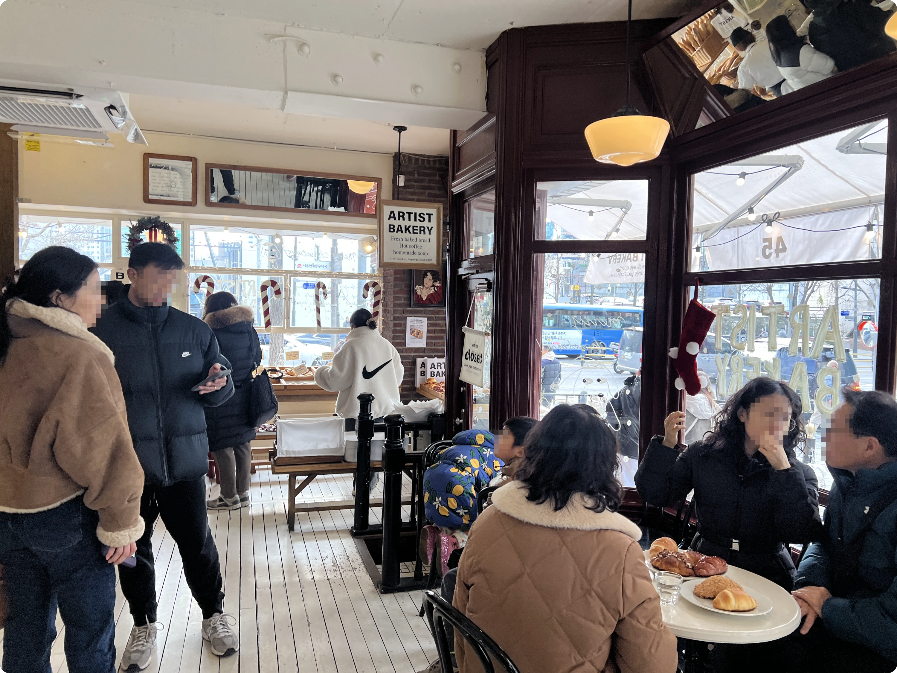 아티스트 베이커리 매장 내부