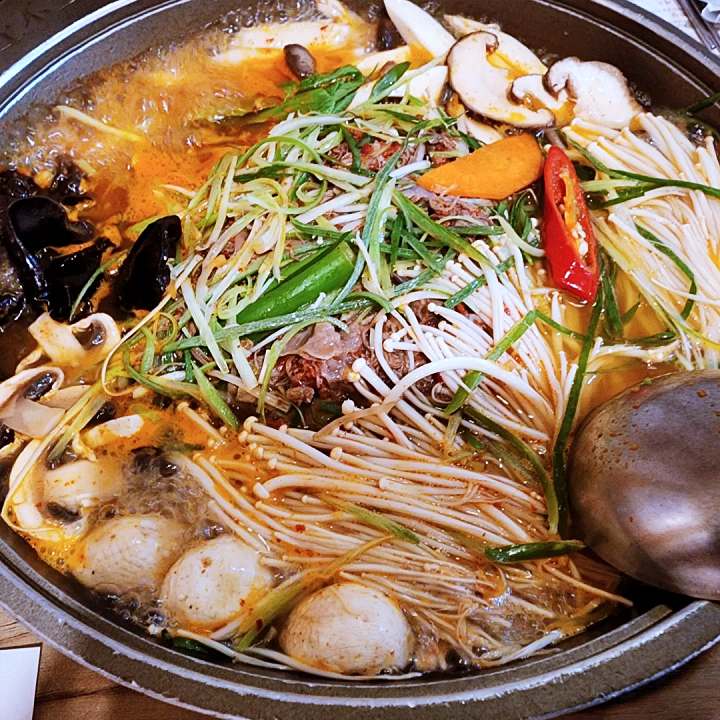 전주 식당 차돌 버섯전골 이 맛이 진국 전설의 맛 맛집 추천