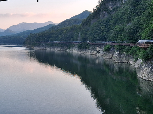 단양 팔경부터 강변 산책까지…내가 단양에서 보고 먹고 놀았던 후기