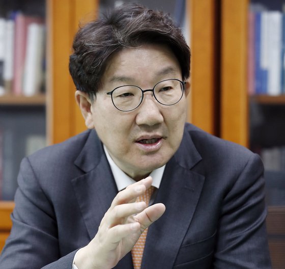 권성동 프로필