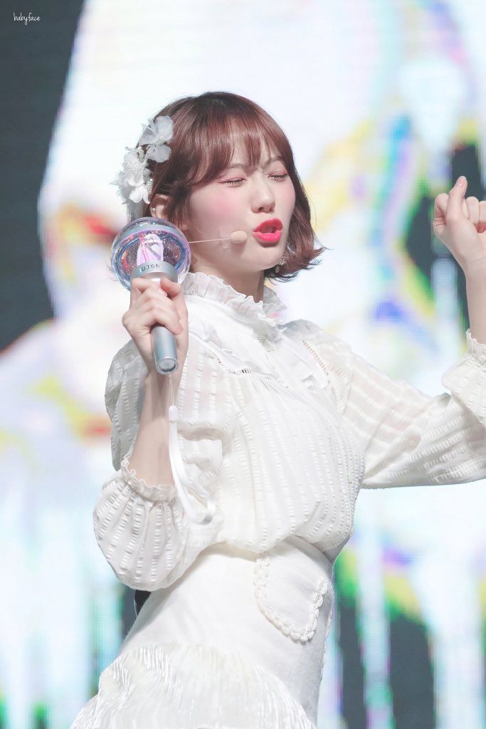 우주소녀 루다 인스타그램 사진 몸매