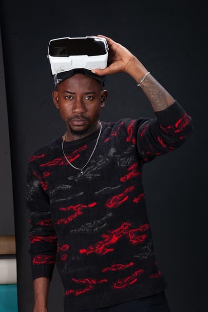 VR 게임의 장기적인 사용자 몰입을 위한 심리학적 연구와 적용