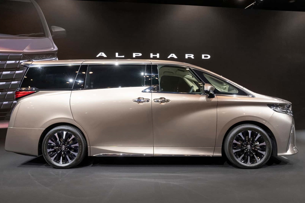 토요타 알파드 하이브리드