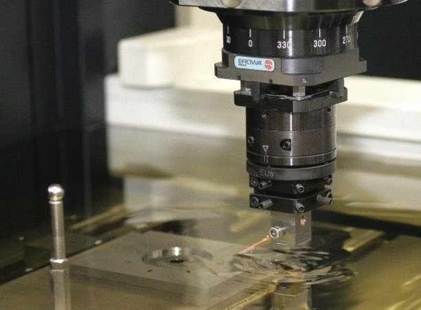 방전가공기 관련 사진