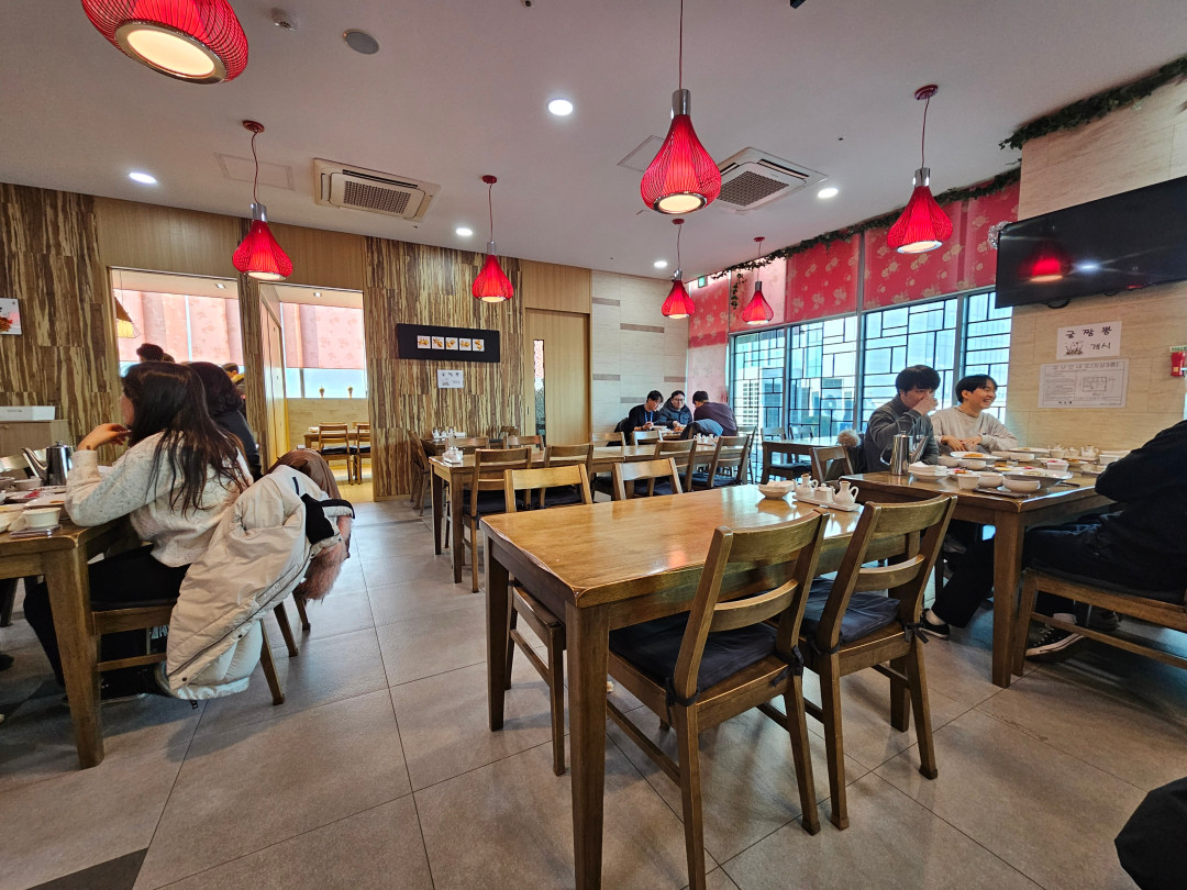 하오옌 홀 내부