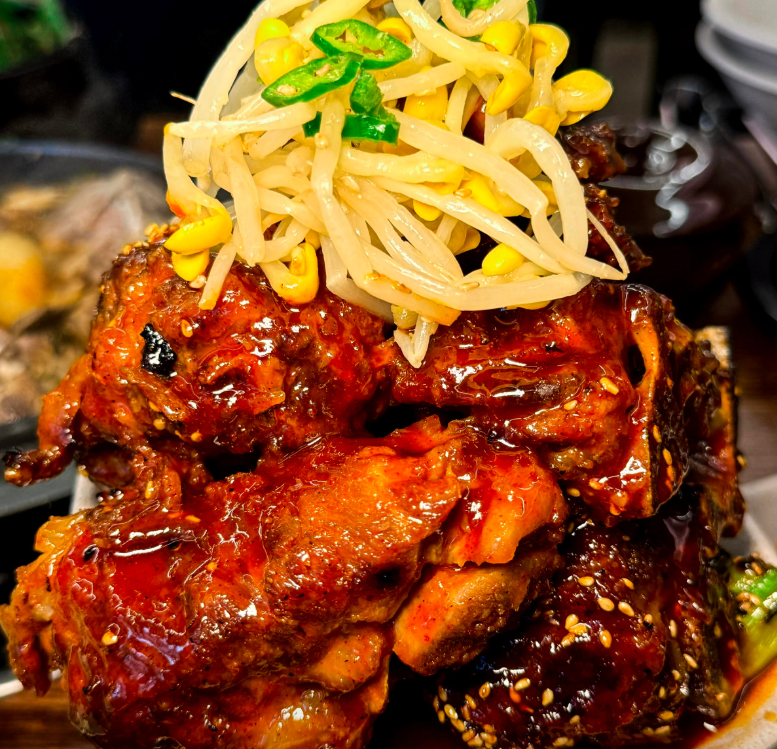 매콤한 보양식 뼈구이