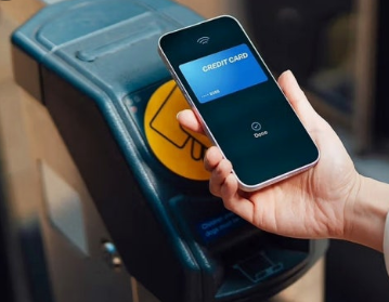 애플페이 교통카드 찍는 모습