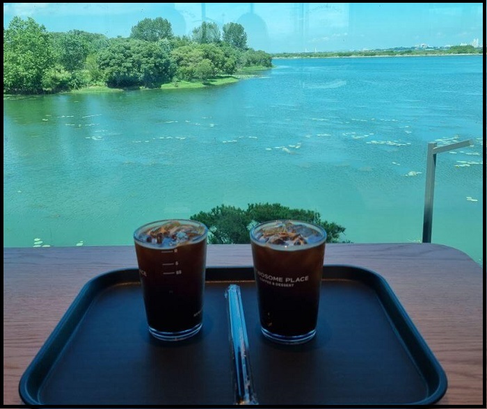 아이스아메리카노-호수뷰