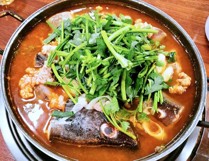 토요일은밥이좋아 토밥좋아 천안 감칠맛 생태찌개 맛집
